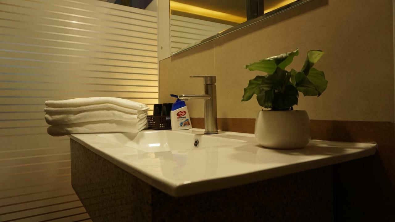 Cozi 9 Hotel - Theme Hotel Kien An Eksteriør billede